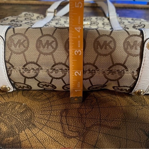 Michael Kors Tan Jacquard Jet Set Large Zip Tote White Leather Strap Side Pocket - Picture 8 of 14